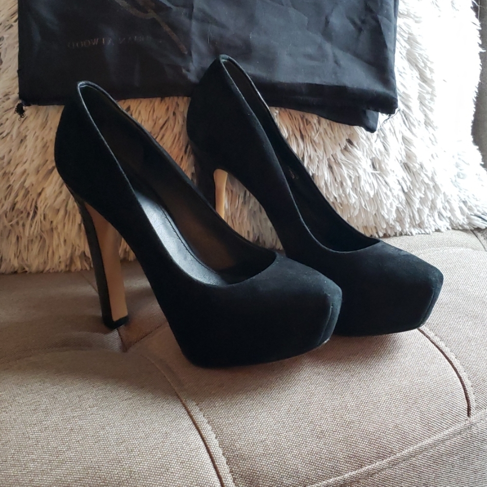 Brian Atwood Vero Cuoio Black Suede Pump